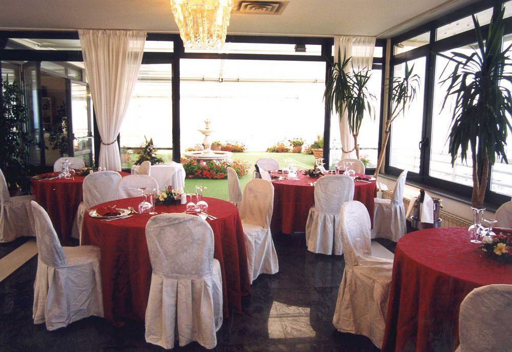 פסקרה Hotel Esplanade מראה חיצוני תמונה