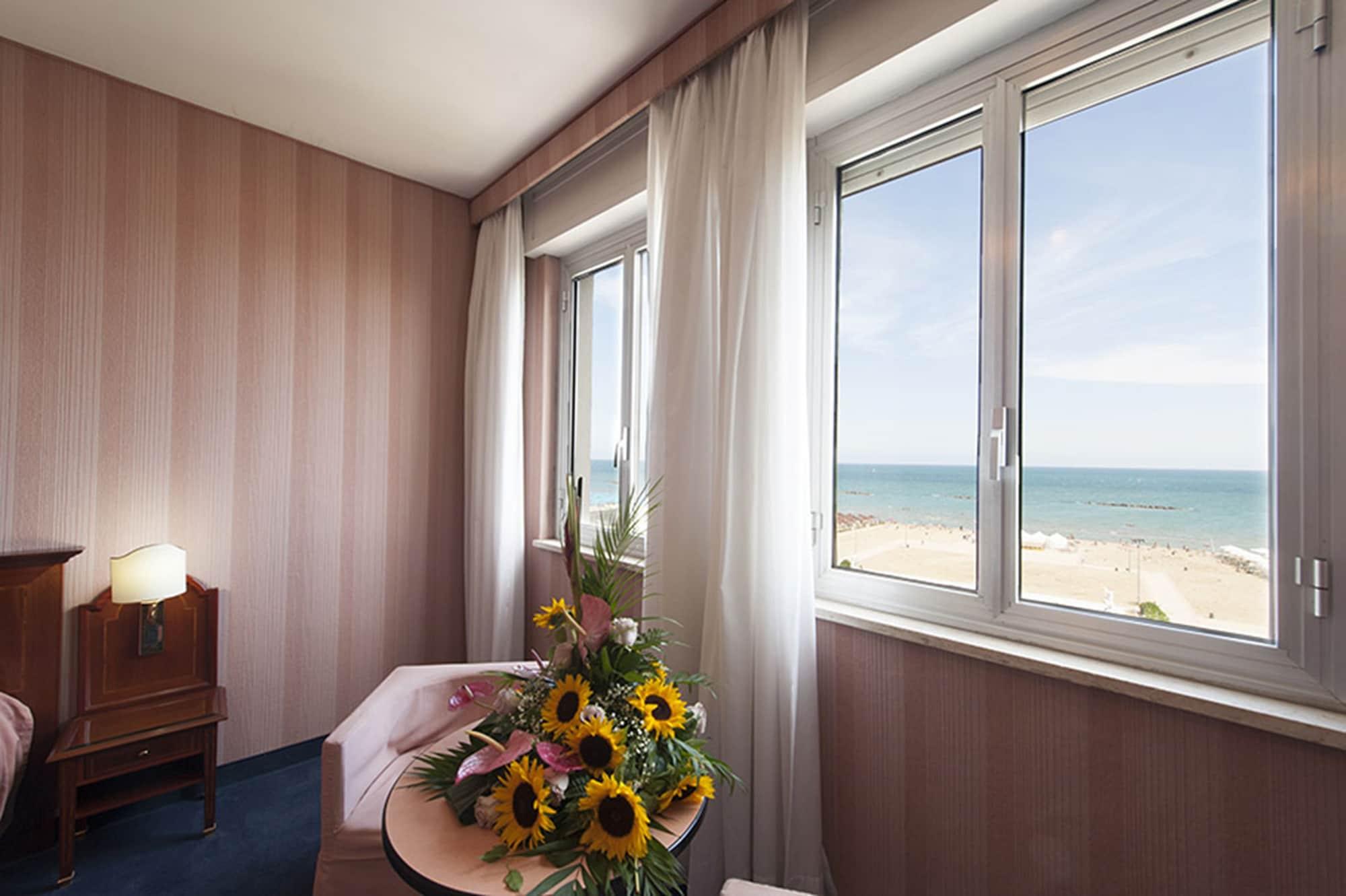 פסקרה Hotel Esplanade מראה חיצוני תמונה