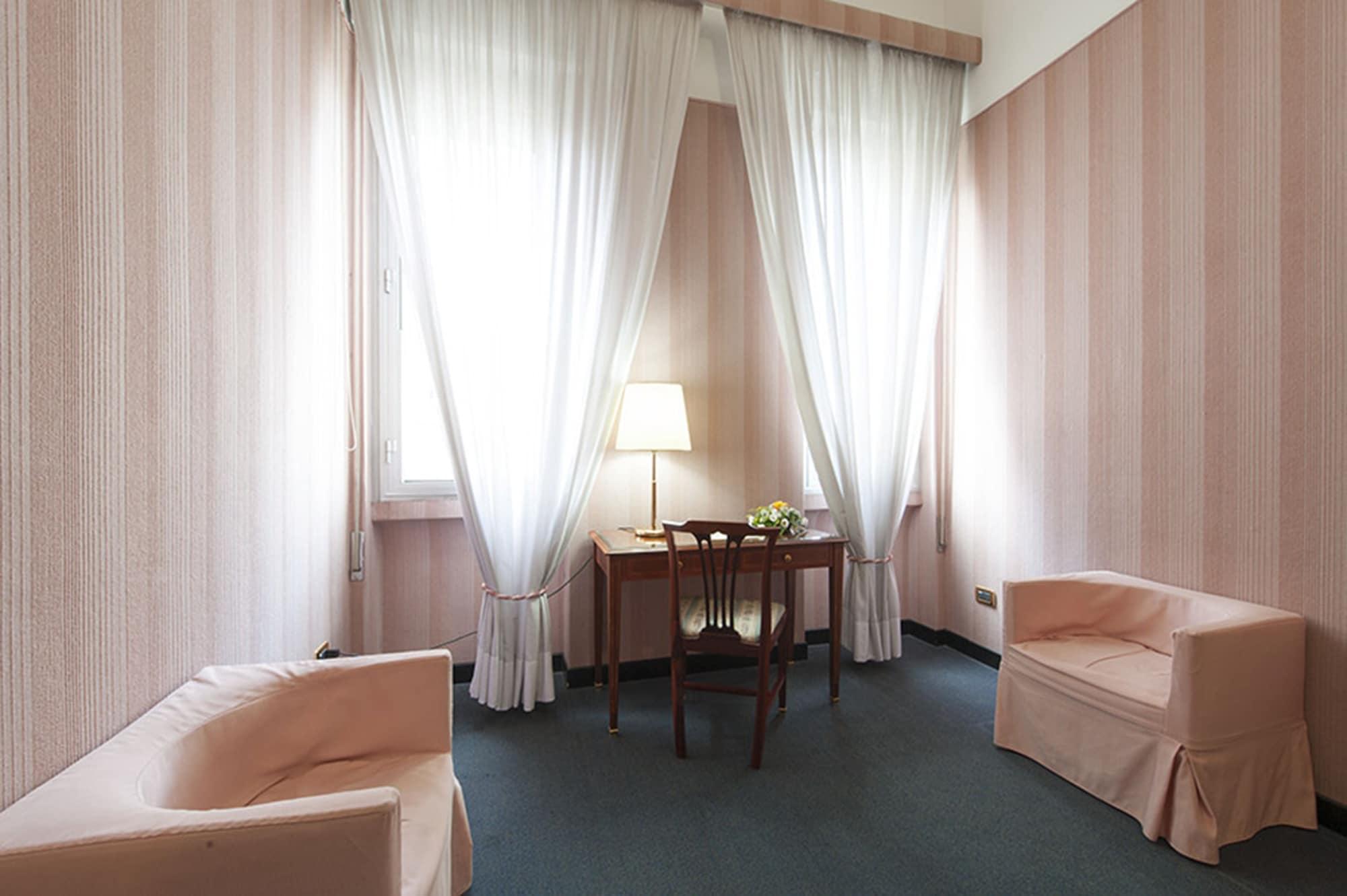 פסקרה Hotel Esplanade מראה חיצוני תמונה