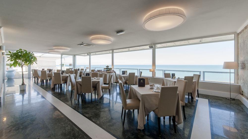 פסקרה Hotel Esplanade מראה חיצוני תמונה