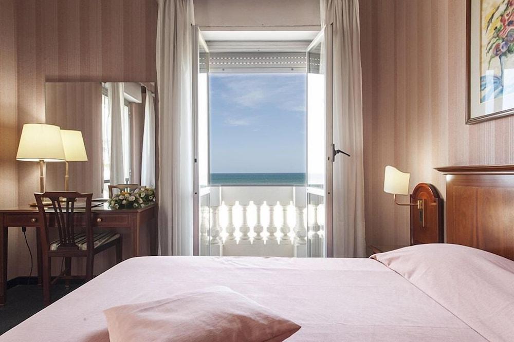 פסקרה Hotel Esplanade מראה חיצוני תמונה