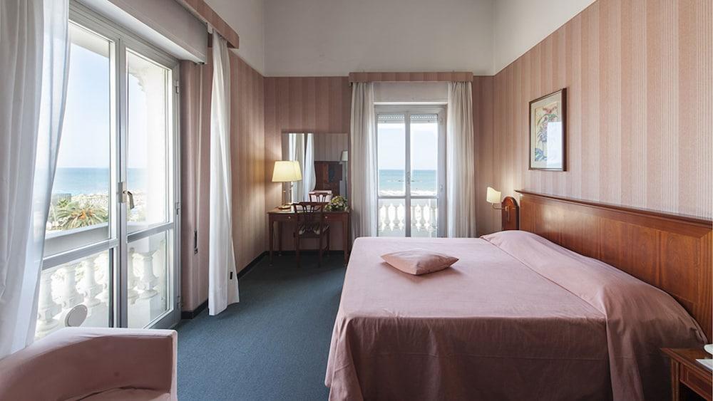 פסקרה Hotel Esplanade מראה חיצוני תמונה