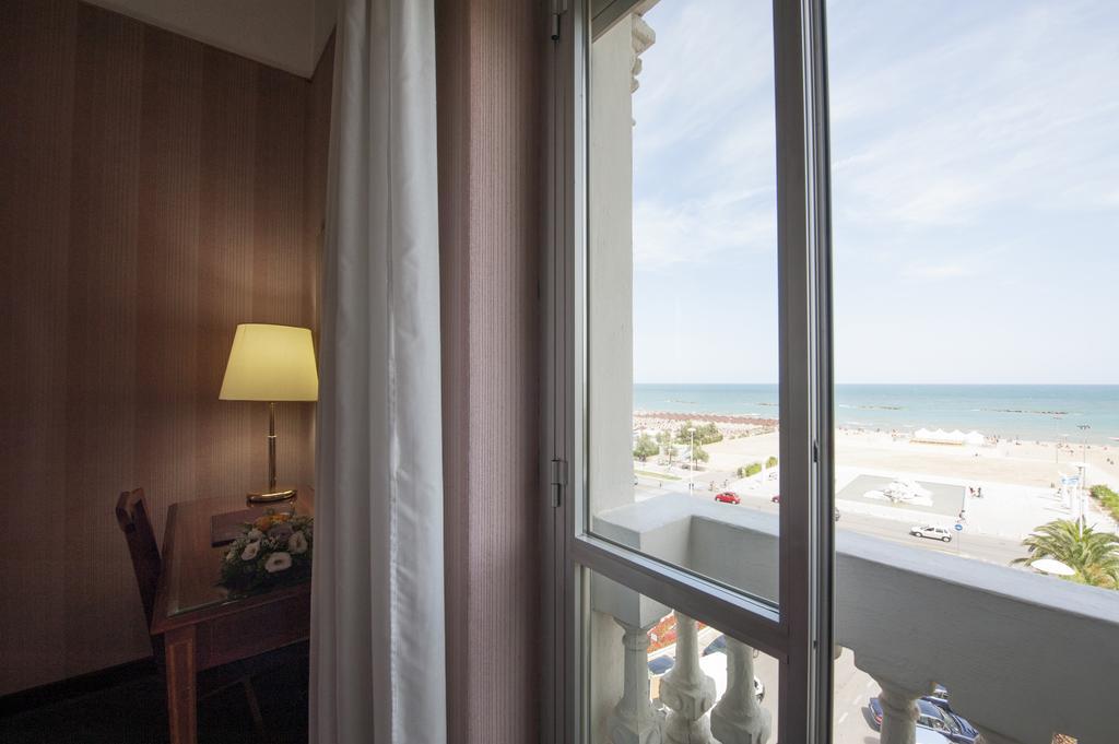 פסקרה Hotel Esplanade מראה חיצוני תמונה